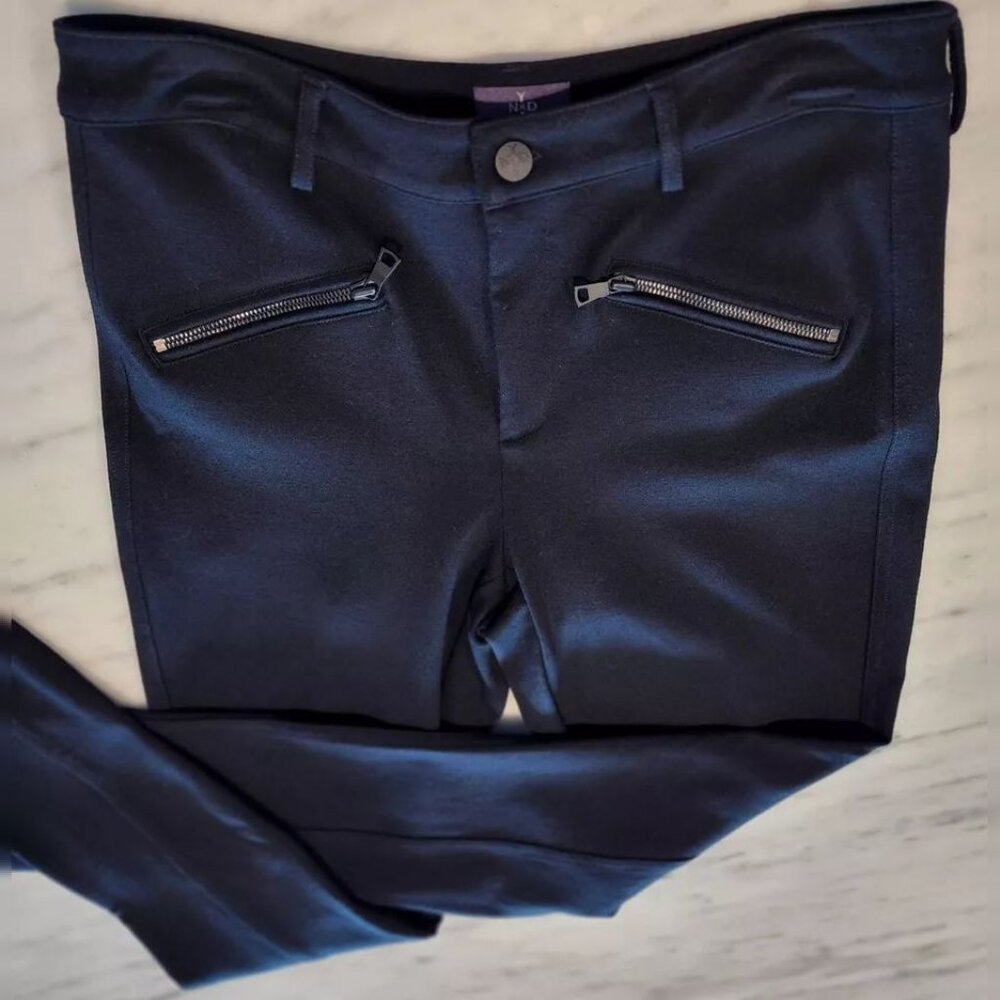 NYDJ Black Pants Legging Mid Rise Flood Pants Size 6 Zip Pockets PS114F0513